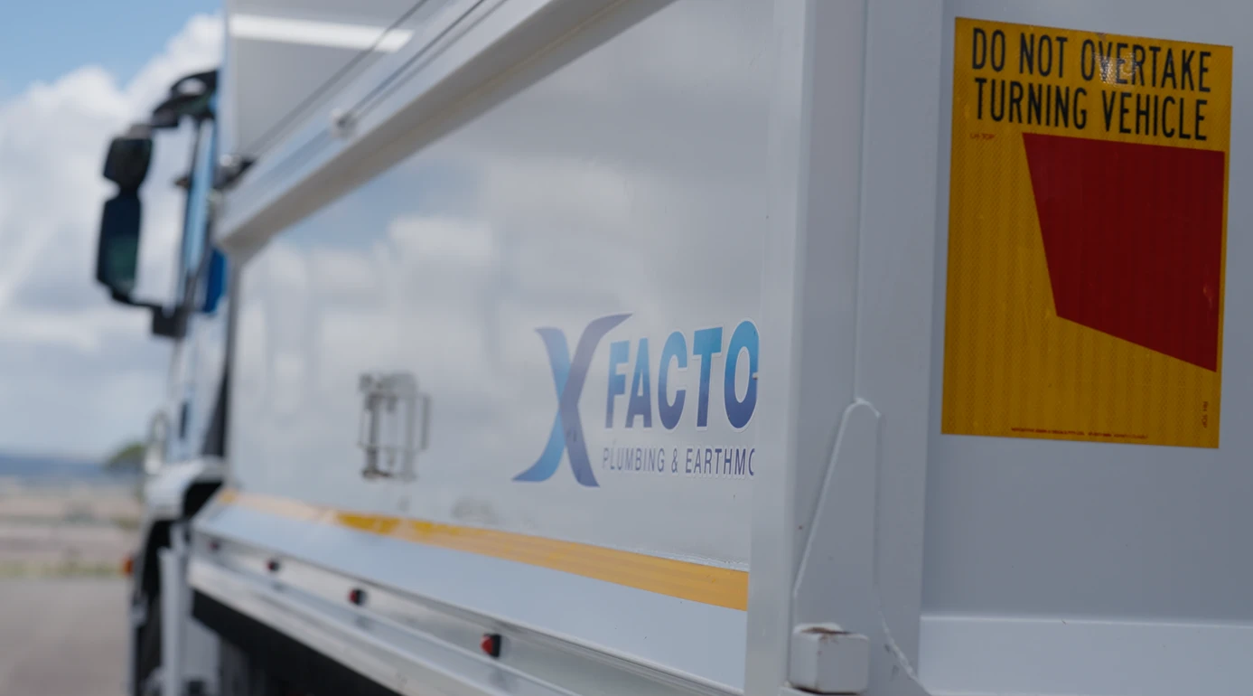 Home 10 XFacto Plumbing & Earthmoving service truck